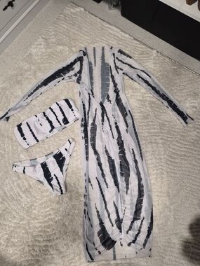 Womans Three-Piece Swim Set — Black and White Tie-Dye